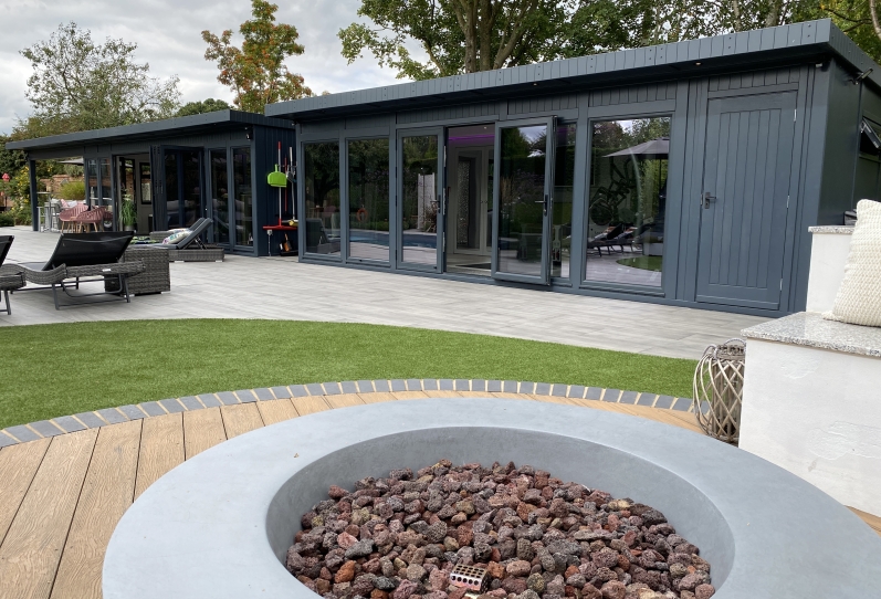 garden pool side room and garden gym linked with  in Warwick