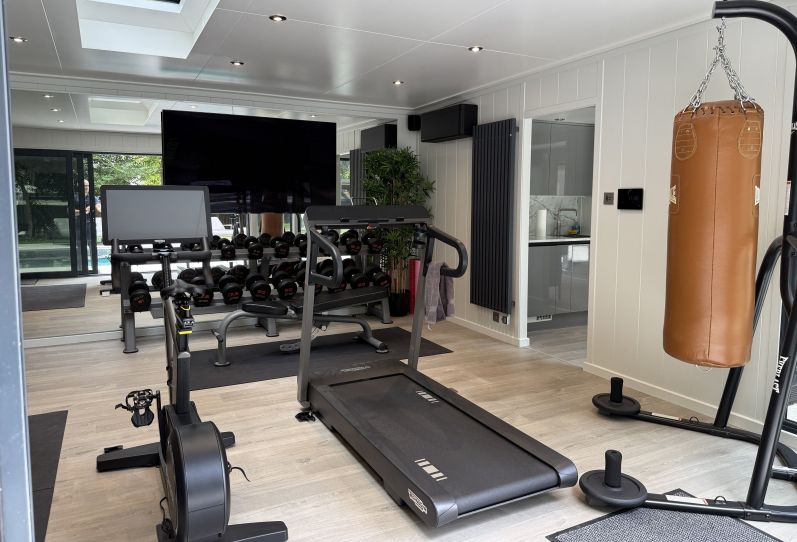Double Bespoke Poolside Gym & Spa with Corridor Link in Berkshire