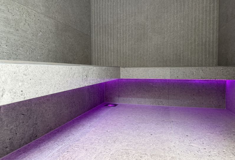 Double Bespoke Poolside Gym & Spa with Corridor Link in Berkshire