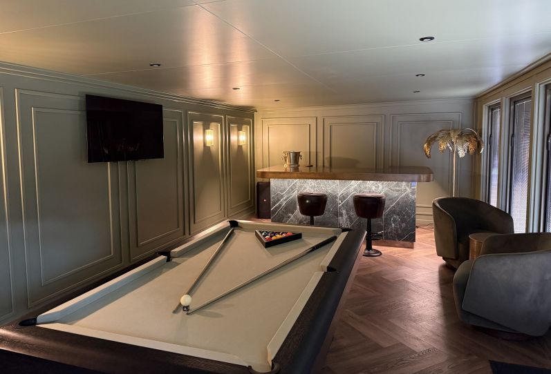 Beautiful Self-Contained Room and Canopy in Epsom, Surrey