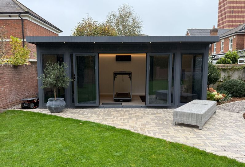 Luxury Gym & Sauna Suite in Surrey