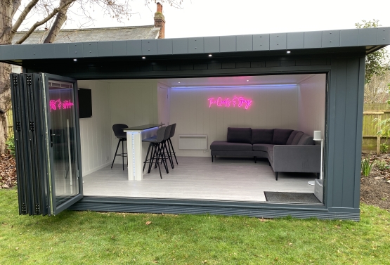 Summer House Bar - Stylish Summer House Bar Designs by Bakers