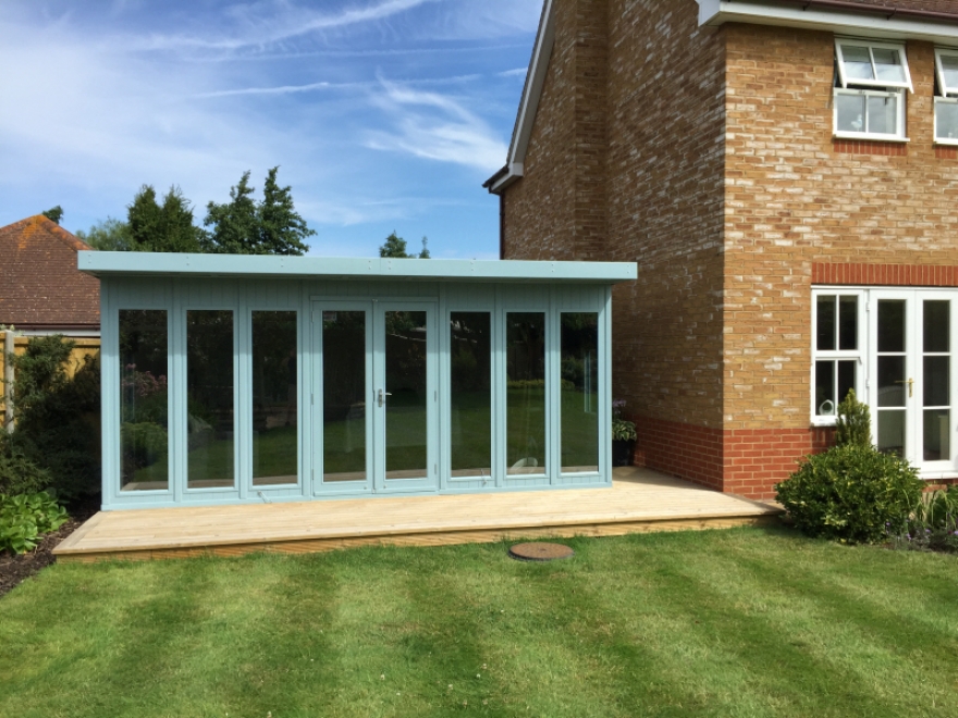 5 meter front has great proportions from every angle, and the window and doors glass are almost an identical width. Sat back form the rear of the house by 500mm means it does not dominate the garden and looks very considered  