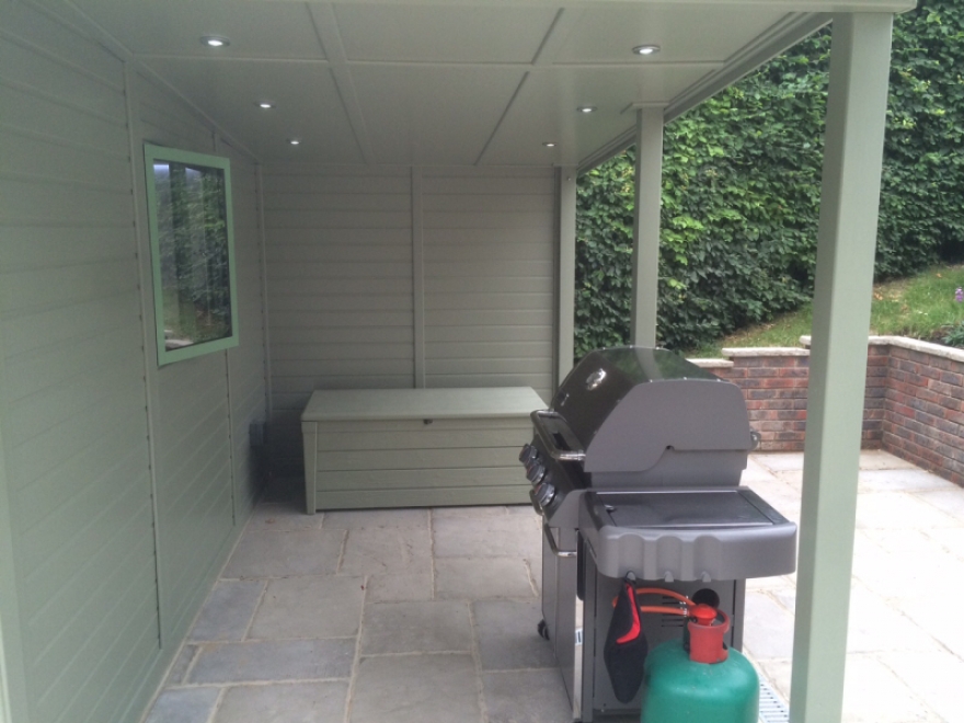 BBq area and summerhouse