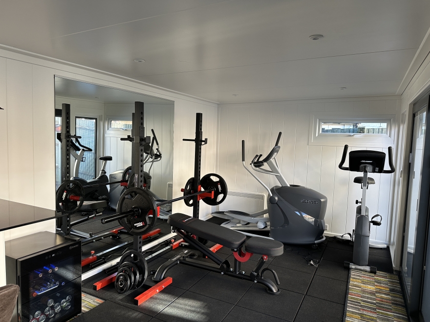 Create your dream gym in your garden and tailor it to your needs. Include mirrored walls, plumbing for a water cooler and even floor sockets to avoid cables.