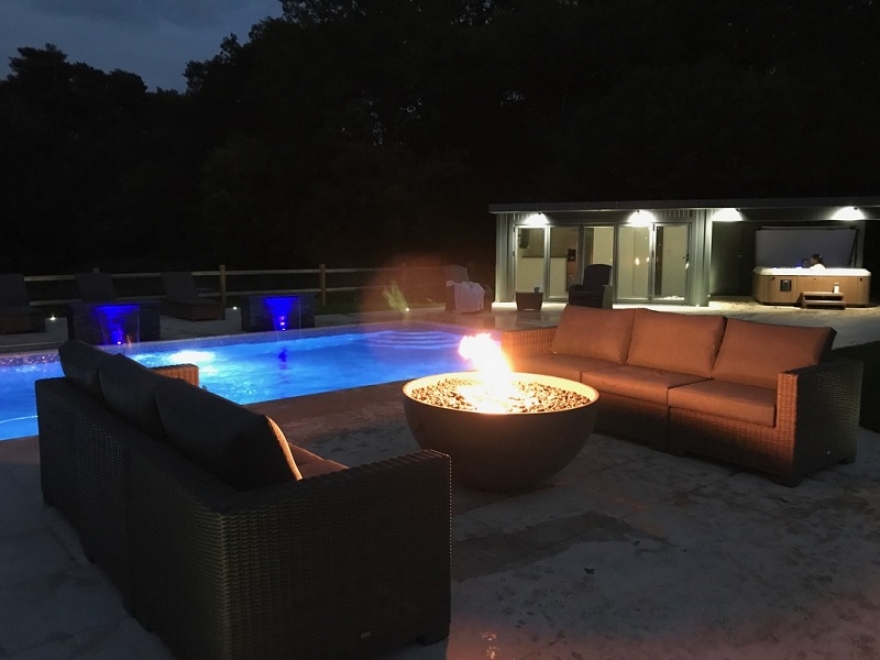 fire pit with swimming pool 