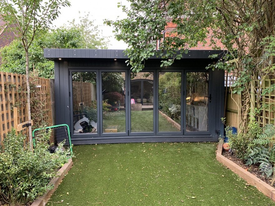 Lovely Multi function Room with Bi-fold Doors in RAL7016 Installed in London