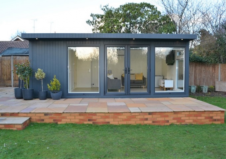self contained garden room in Horsham West Sussex 
