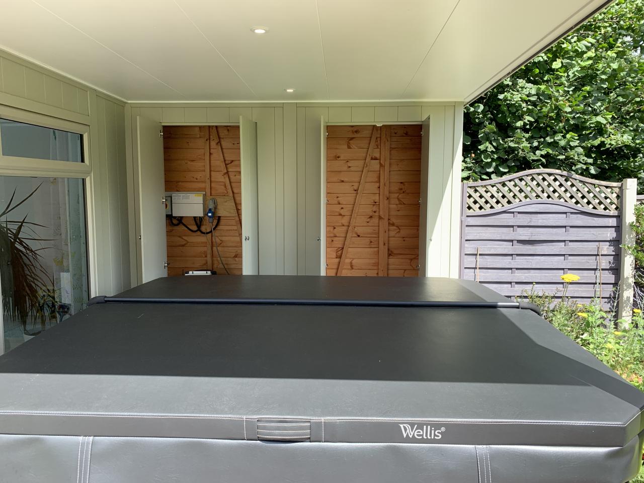 This Endless pool room with side canopy for a Hot-tub offers so much for the user, beautifully finished with some great features throughout. 
In the client's words:
Finding a suitable building to house an Endless Pool had proved very difficult, until we came across Bakers and visited their show buildings at Haywards Heath.
Martin Baker showed us round and explained the pros and cons of all the buildings and options - no hard sell, just a pleasant chat.
We were sold and haven't been disappointed with the resulting build and building.
Lovely people, great product. Highly Recommended