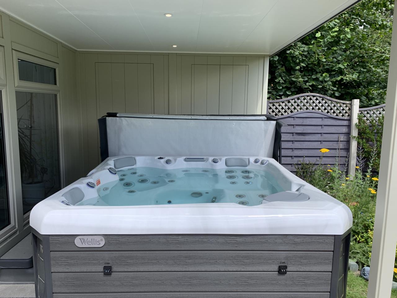 This Endless pool room with side canopy for a Hot-tub offers so much for the user, beautifully finished with some great features throughout. 
In the client's words:
Finding a suitable building to house an Endless Pool had proved very difficult, until we came across Bakers and visited their show buildings at Haywards Heath.
Martin Baker showed us round and explained the pros and cons of all the buildings and options - no hard sell, just a pleasant chat.
We were sold and haven't been disappointed with the resulting build and building.
Lovely people, great product. Highly Recommended